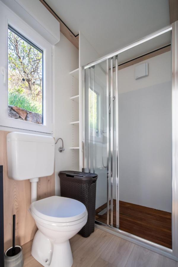 Luxury Mobile Home Zuzu Кленовица Екстериор снимка