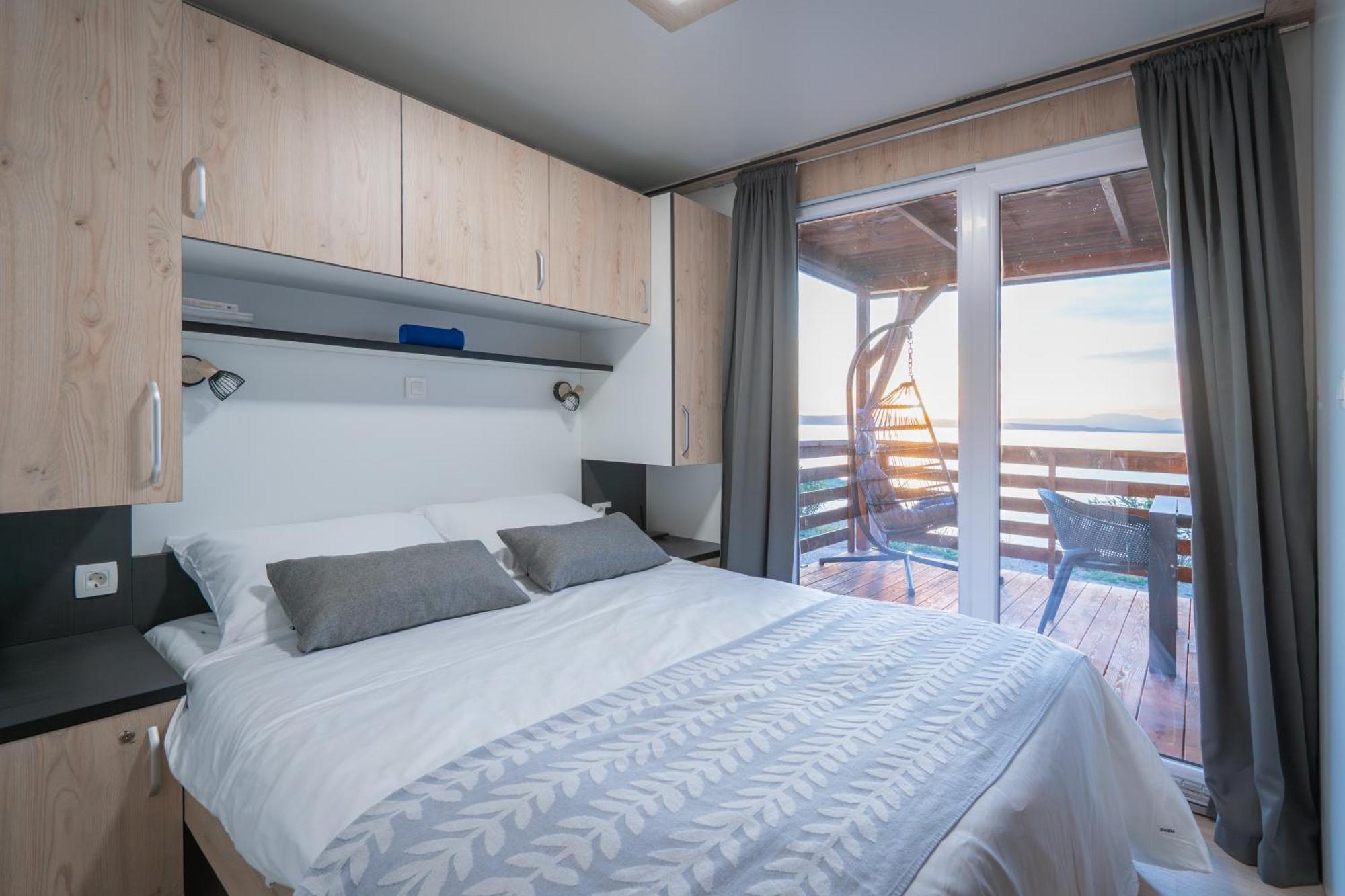 Luxury Mobile Home Zuzu Кленовица Екстериор снимка